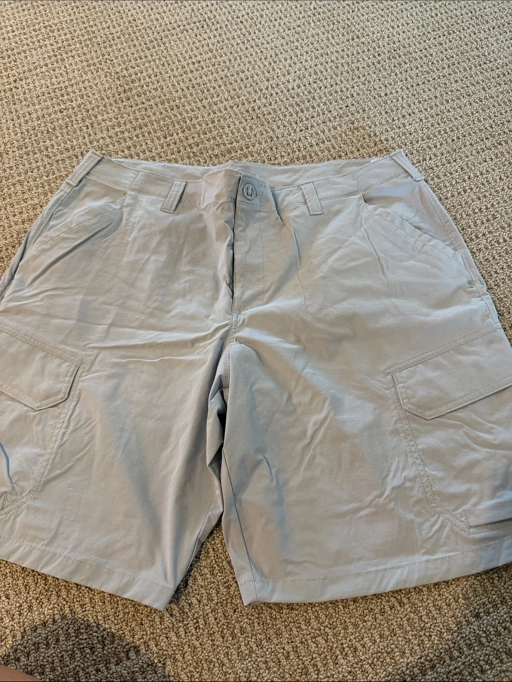 Under Armour Men's Light Gray Cargo Shorts with Multiple Pockets